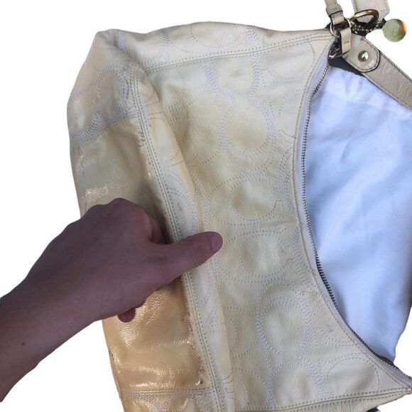 Vintage Coach Leather Shoulder Bag Purse With Dust Bag - Picture 12 of 15